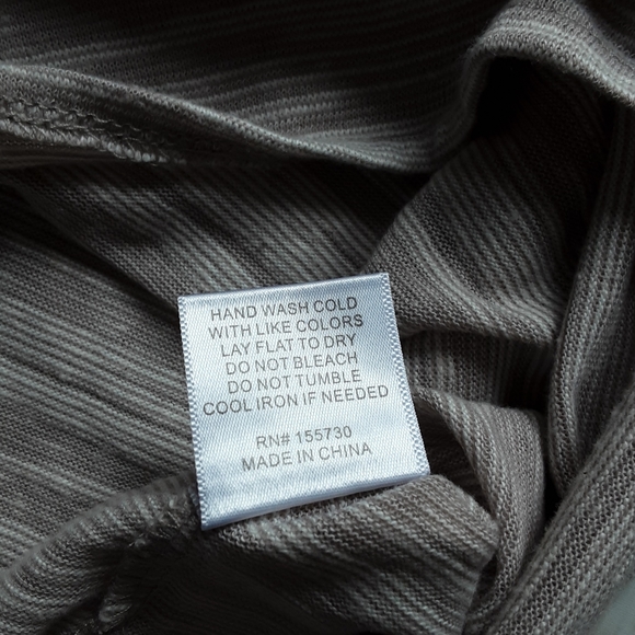 Rose & Olive Sleeveless Top - Picture 7 of 8